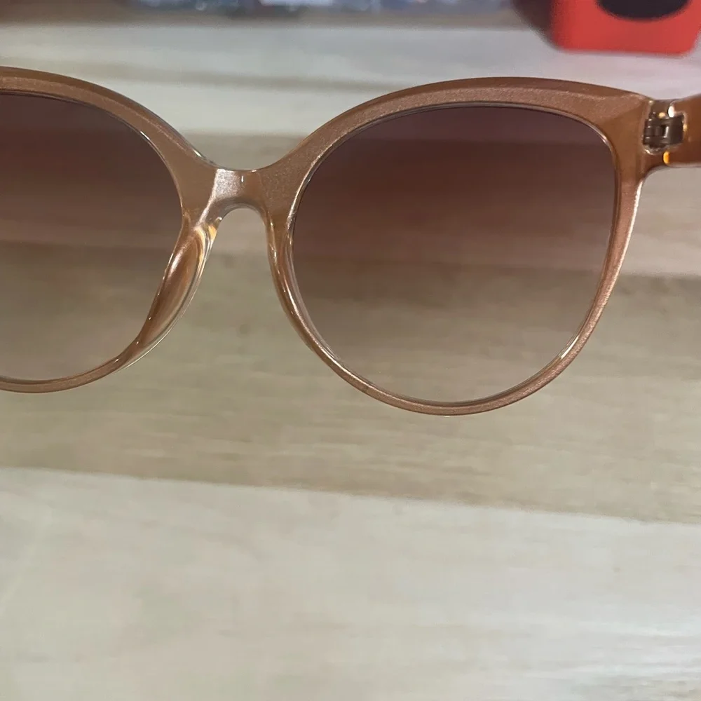 Oversized cat 🐈‍⬛ sunglasses
